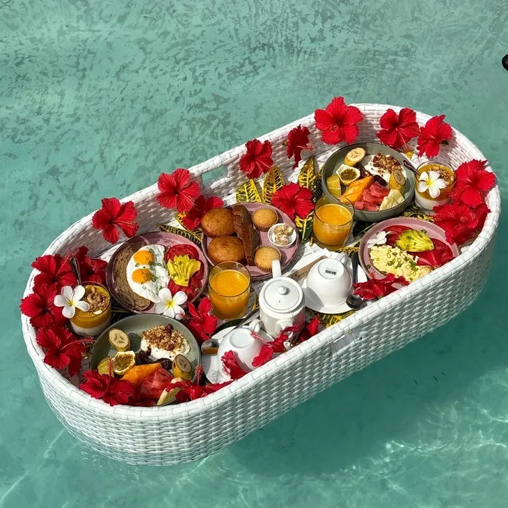 the floating breakfast in the pool